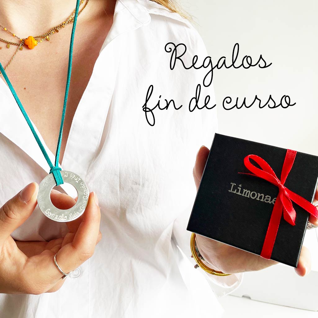 Collar personalizado con nombres de todos los alumnos
