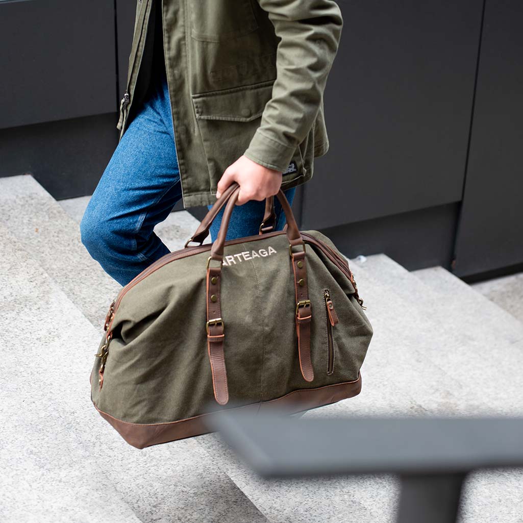 Bolsa de lona con iniciales bordadas