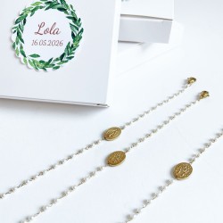 6 pulseras con virgen dorada