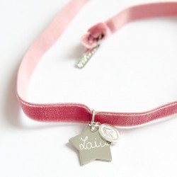 collar terciopelo con estrella de plata grabada con nombre