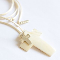 Cruz de nacar con cruz de plata