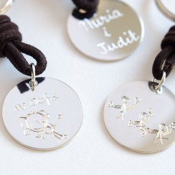 Llavero de plata con dibujo o firma de niños