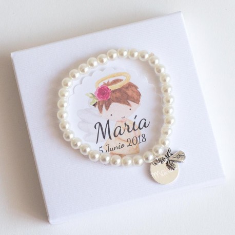 Pulseras de perlas con medalla y angel para invitados