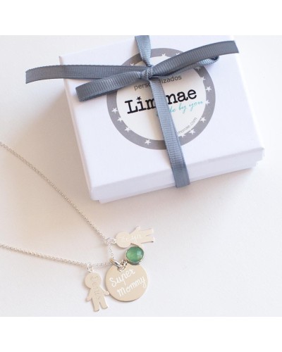 Collar con siluetas de plata para mamás