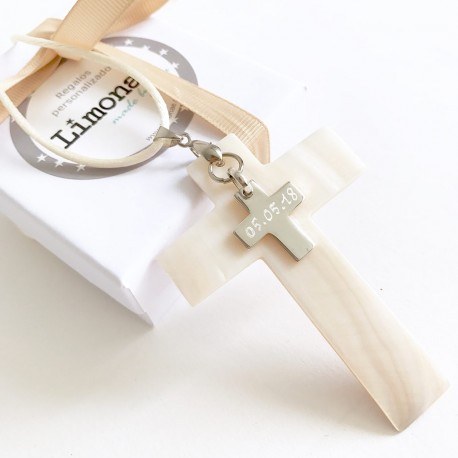 Cruz de nacar con cruz de plata