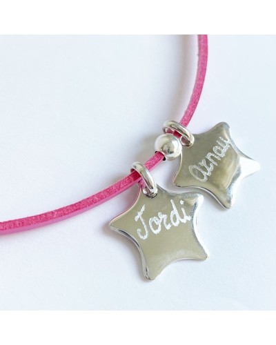 Collar con estrella de plata grabada