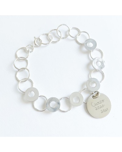 Regalo original pulsera de plata grabada a mano