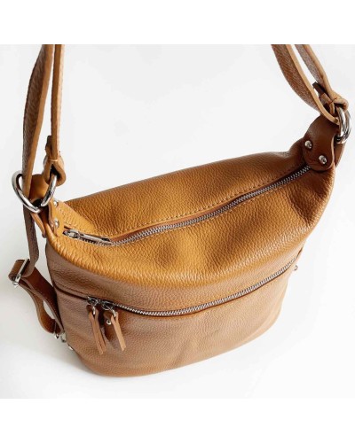 Bolso mochila de piel con iniciales
