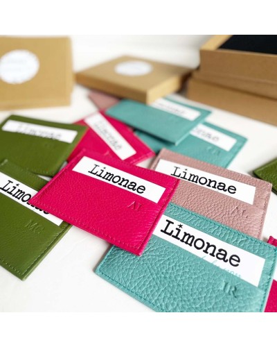 Tarjeteros personalizados con iniciales para empresa