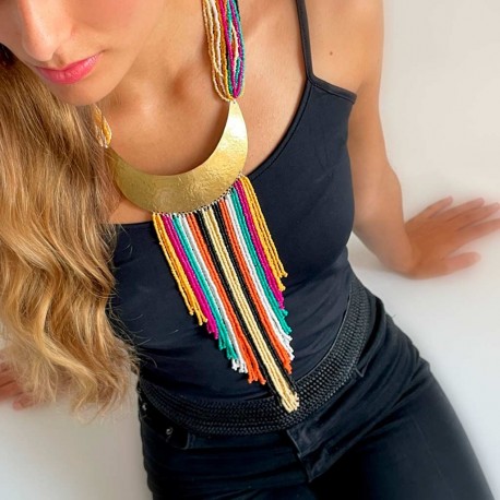 Collar largo de cristales y metal