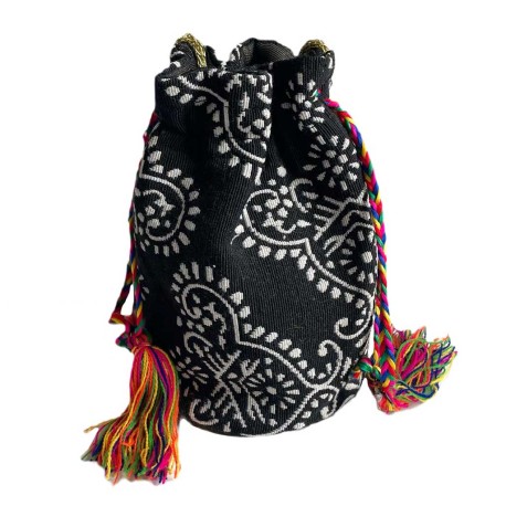 Bolso fiesta bombonera negra con flecos de colores