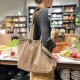 Bolso Shopper con tachuelas e iniciales
