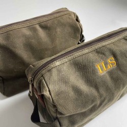 Neceser para hombre encerado con iniciales